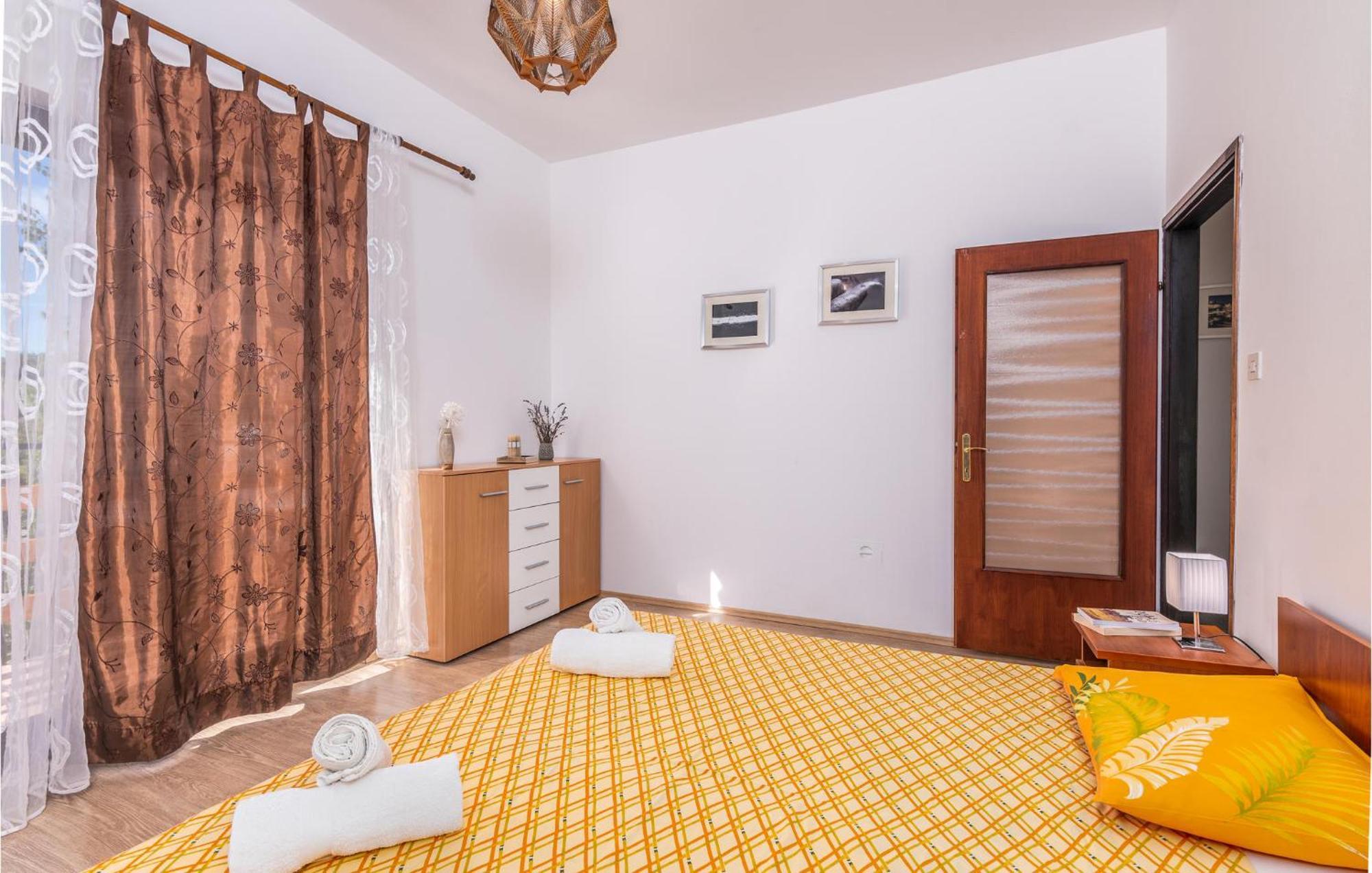 Gorgeous Apartment In Krk With Kitchen Krk Town Bagian luar foto